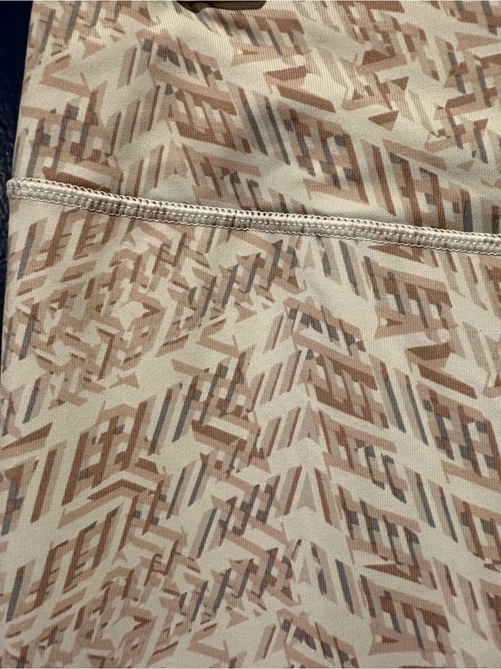 Victoria Sport by Victoria's Secret White & Neutral Print Leggings EUC